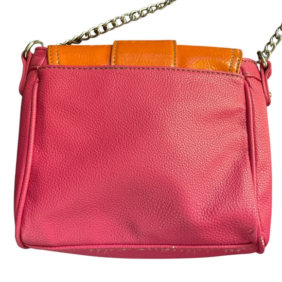 Nine West Coral
Pebbled Leather ILike
Handbag Swing Pack
Adjustable Strap - Picture 3 of 14